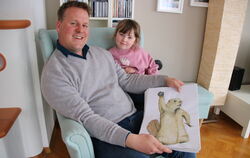 Merle mag "Murmelchen", das von ihrem Papa Christoph Achmüller erfunden und kreiert wurde, und in dessem esten Kinderbuch einige