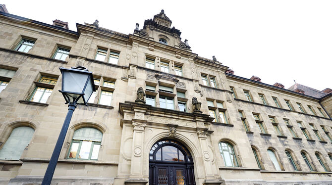 Landgericht Tübingen Prozess um Messerstecher im Steinlachtal. Tübinger Schwurgericht will am 24. April das Urteil über den Beschuldigten fällen.