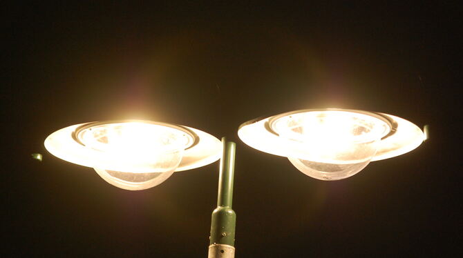 Straßenlampen Glems 2 Die Gemeinde stellt 80 Straßenlampen auf LED-Technik um (Symbolbild). Diese haben eine insektenfreundliche Farbtemperatur.