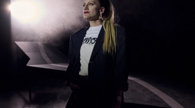 Peer Gynt /She/Her) LTT Peer Gynt, die Mächtige, wird gespielt von Franziska Beyer.