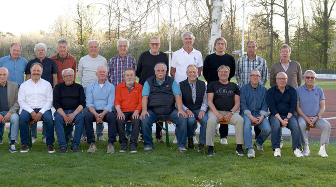 Fussball, Landesliga 1982/83, TSV Pliezhausen, Traditionsmannschaft, Verbansliga 1983/84-1984/85 Spieler, Trainer und Funktionäre beim Fußball-Legendentreffen des TSV Pliezhausen. Hintere Reihe von links: Helmut Uitz, Horst K