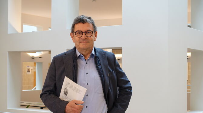 VHS-Geschäftsführer Ulrich Bausch Reutlingens VHS-Geschäftsführer Ulrich Bausch warnt davor, bestimmte Kurse umsatzsteuerpflichtig zu machen.