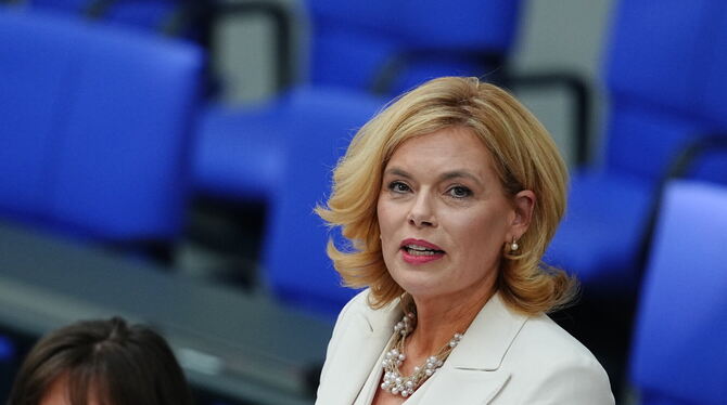 lbn, brb, AfD, CDU, Parteien, Bundestag Julia Klöckner (CDU), Bundestagspräsidentin, spricht nach ihrer Wahl erstmals in ihrem neuen Amt bei der konstituierenden Sitzun