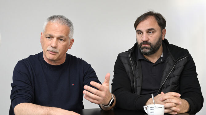 Fußball Michael Armbruster (links) und Neu-Trainer Necmettin Inan möchten beim TSV Pliezhausen für eine Aufbruchstimmung sorgen.