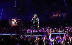 Tarkan auf Tuchfühlung mit der Community in der Porsche-Arena. 