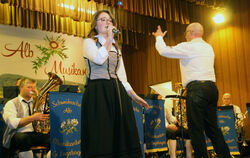 Anna Brandhofer bezauberte mit ihrer glockenklaren Stimme. FOTO: LEIPPERT