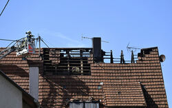 Die Feuerwehr konnte den Brand in der Gönninger Hauptstraße schnell löschen. Die Polizei geht davon aus, dass das Haus vorerst n