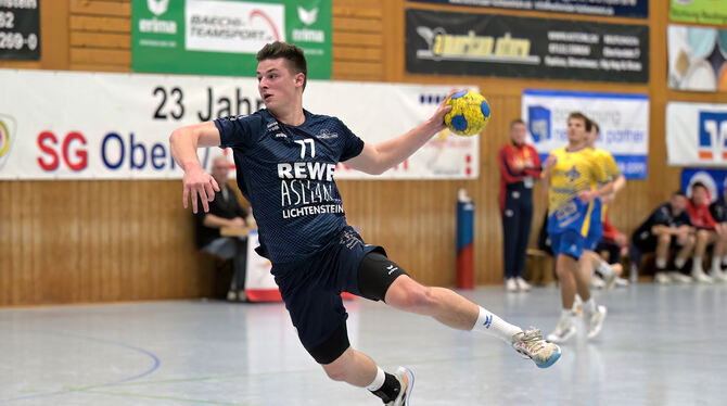 Vier blitzsaubere Tore von OU-Rechtsaußen Pascal Randecker nutzten nichts. FOTO: BAUR Vier blitzsaubere Tore von OU-Rechtsaußen Pascal Randecker nutzten nichts. FOTO: BAUR