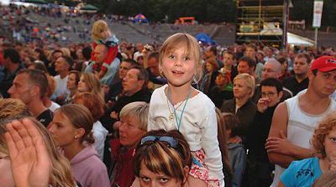 Des einen Freud, des anderen Leid: Die - zu wenigen - Besucher in Marbach waren ganz nah dran an den Stars.
FOTO: TRINKHAUS