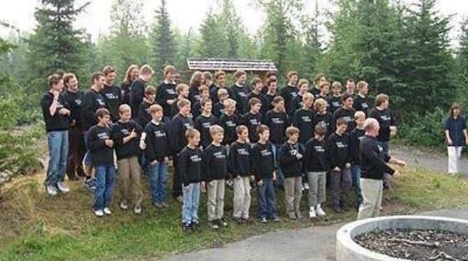 Capella Vocalis im Feriencamp in Alaska. FOTO: PR