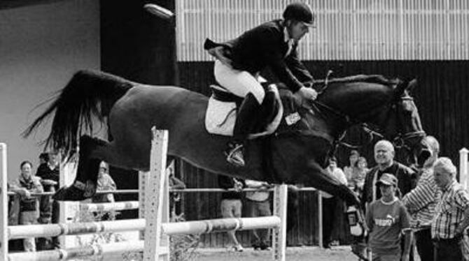 Ein Vielseitigkeitsreiter, der auch im Springen vorne mitmischt: Holger Sontheim wurde Zweiter in der L-Prüfung.
FOTO: NIETHAMMER