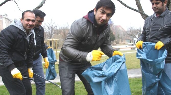 Zum wiederholten Male waren bei der Stadtputzete Mitglieder der Ahmadiyya-Gemeinde im Einsatz.