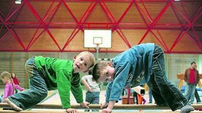 Metzingen macht Sport: Hunderte Kinder turnten, kickten, kletterten und tanzten am Wochenende durch die Hallen und über den Kelternplatz. 
FOTO: TRINKHAUS