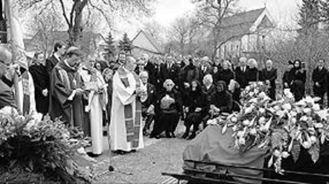 Zahlreiche Verwandte, Freunde und Vertreter des öffentlichen Lebens begleiteten Gabriele von Urach auf ihrem letzten Weg.
GEA-FOTO: USCHI PACHER