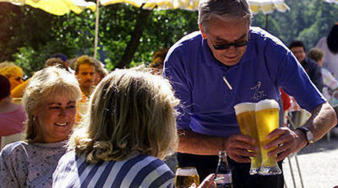 O'zapft is. Wo bleibt der Sommer?
FOTO: DPA