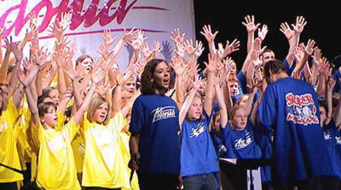 Singen, tanzen, Theater spielen: 70 Mädchen und Jungen trainieren über Ostern beim Adonia Musicalcamp in Undingen. Anschließend gehen die jungen Leute mit dem Programm »Exodus 2« auf Kurztournee.
FOTO: PR