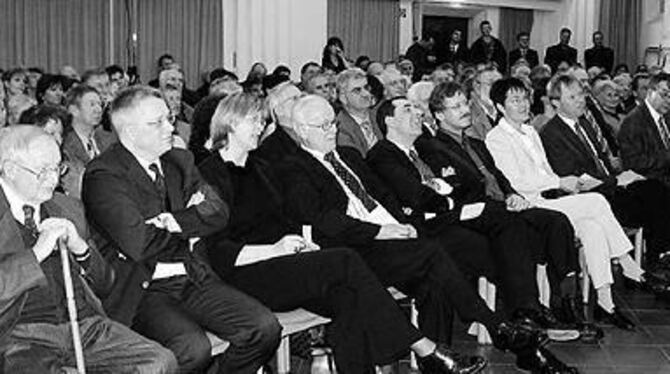 Mit Spannung verfolgten Besucher des SPD-Empfangs den Vortrag von Gastredner Georg Werckmeister. FOTO: ANSTÄDT