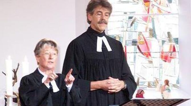 Karin Haag und Siegfried Kühnle hielten den Fernsehgottesdienst. FOTO: LEUA