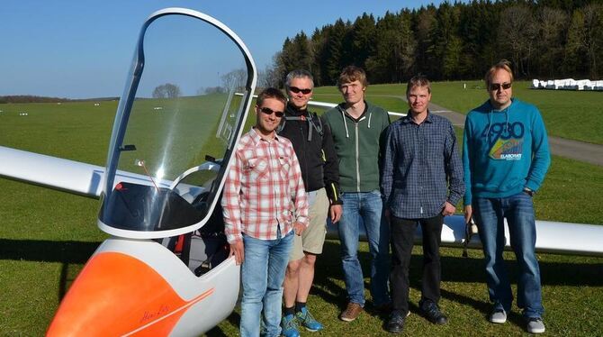 Für sie ist das Segelfliegen eine Leidenschaft, die sie auf dem Flugplatz Übersberg gern auch anderen vermitteln wollen: Marc Bi