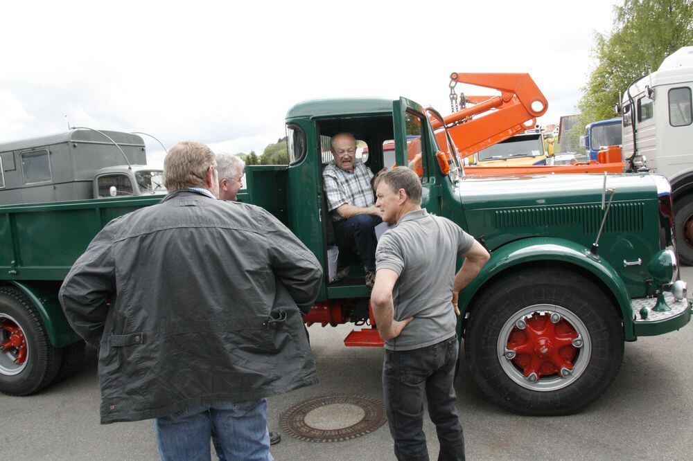 Erstes historisches Lastkraftwagen- und Kraftomnibusse-Treffen Nebelhöhle