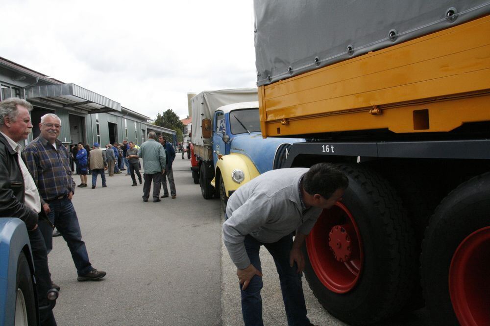 Erstes historisches Lastkraftwagen- und Kraftomnibusse-Treffen Nebelhöhle