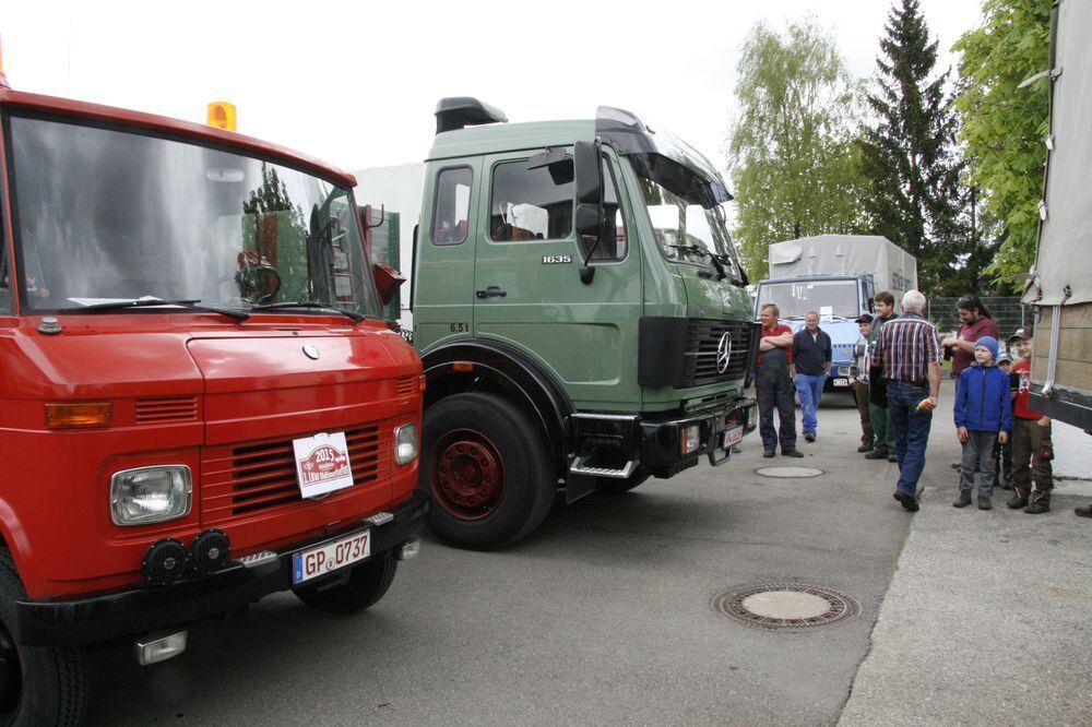 Erstes historisches Lastkraftwagen- und Kraftomnibusse-Treffen Nebelhöhle