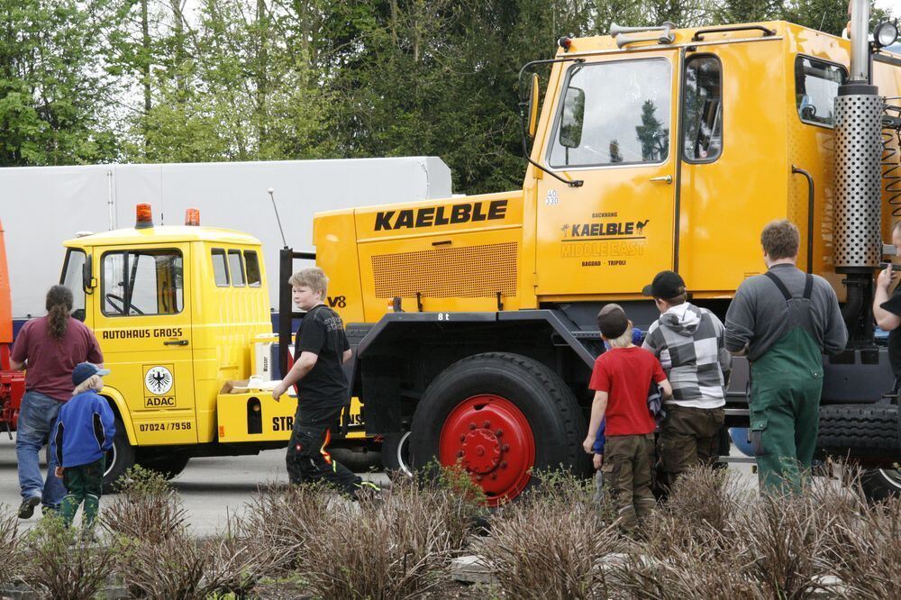 Erstes historisches Lastkraftwagen- und Kraftomnibusse-Treffen Nebelhöhle