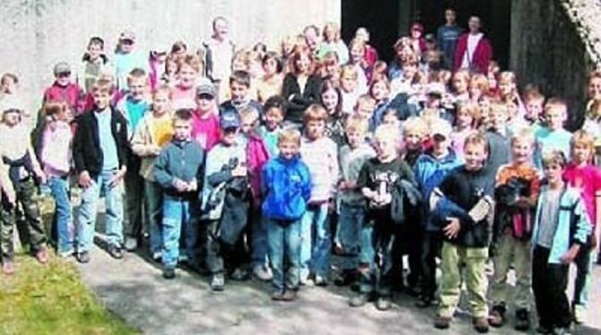 Im Mischgebiet Lange Morgen am Ortseingang von Sickenhausen bleiben die Telekom-Leitungen an der frischen Luft. 
FOTO: NIETHAMME