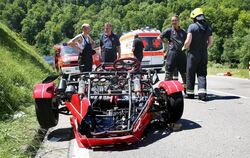 Der Fahrer wurde in seinem Trike eingeklemmt.