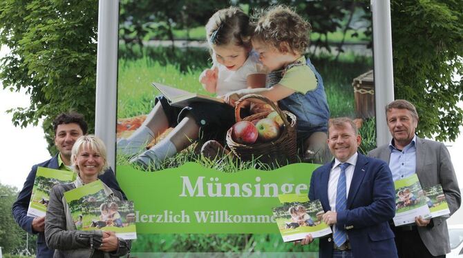 Hans-Peter Engelhart, Gesine Eberhardt-Rosenberger, Mike Münzing und Thomas Noack (von links) präsentieren den neuen Auftritt ih