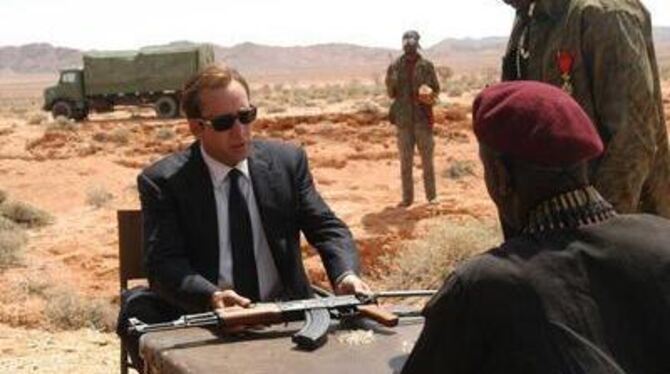 Waffenhändler Orlov garantiert Top-Qualität. Ein Anspruch, den Nicolas Cage als Darsteller in &raquo;Lord of War&laquo; ebenfall