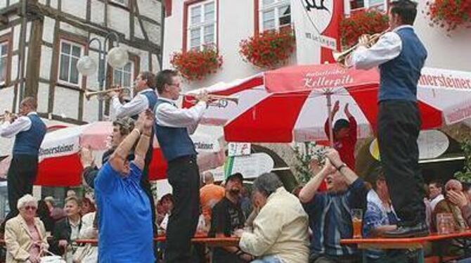 Die Musikkapelle Rietheim sorgte für Stimmung. FOTO: KOZJEK