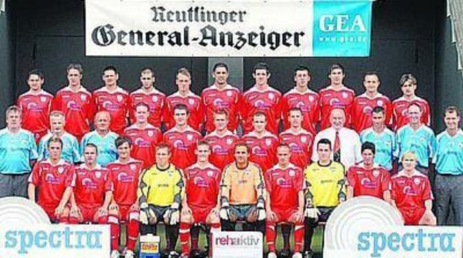 Mit dieser Formation nimmt der SSV Reutlingen die Fußball-Regionalliga-Saison 2006/07, die heute mit dem Gastspiel beim 1. FC Ka