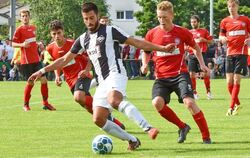 Mauro La Forza (mit Ball) sorgte mit seinem Treffer zum 2:0 für die Vorentscheidung. Nach dem Schluss war die Freude beim Nicht-