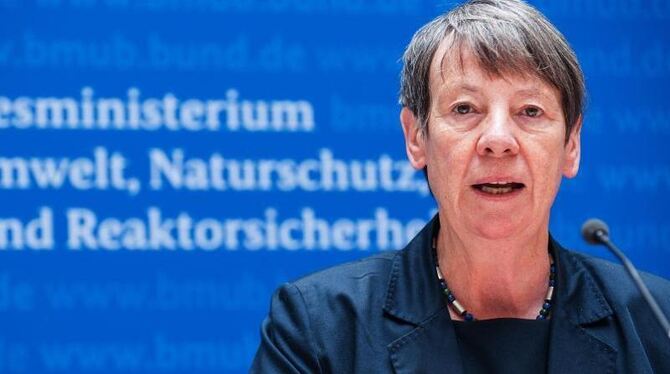 Bundesumweltministerin Barbara Hendricks sieht keinen Grund, auf eine Lagerung in Bayern zu verzichten. Foto: Paul Zinken