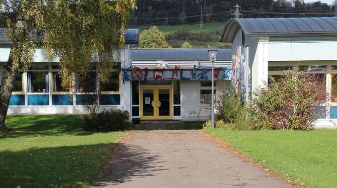 Richtfest der Schule auf dem Brühl am 5. Oktober 1964. FOTO: PRDas Kinderhaus heute, links Schule, rechts Kindergarten.  GEA-ARC