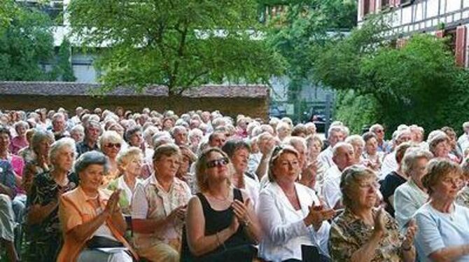 Alles schöne Harmonie: Die Sommerserenade des Chores Liederkranz-Concordia im schönen Garten des Heimatmuseums erfreute zahlreic