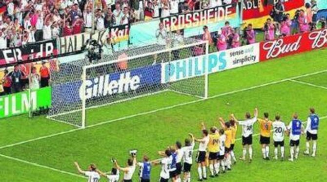 Fußball-Deutschland steht heute voll und ganz hinter seiner Nationalmannschaft. FOTO: DPA