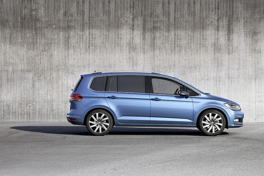 volkswagen_touran_2015_5 (JPG)