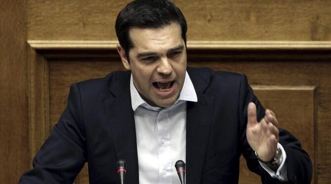 Der griechische Regierungschef Alexis Tsipras spricht im Parlament in Athen. Foto: Simela Pantzartzi