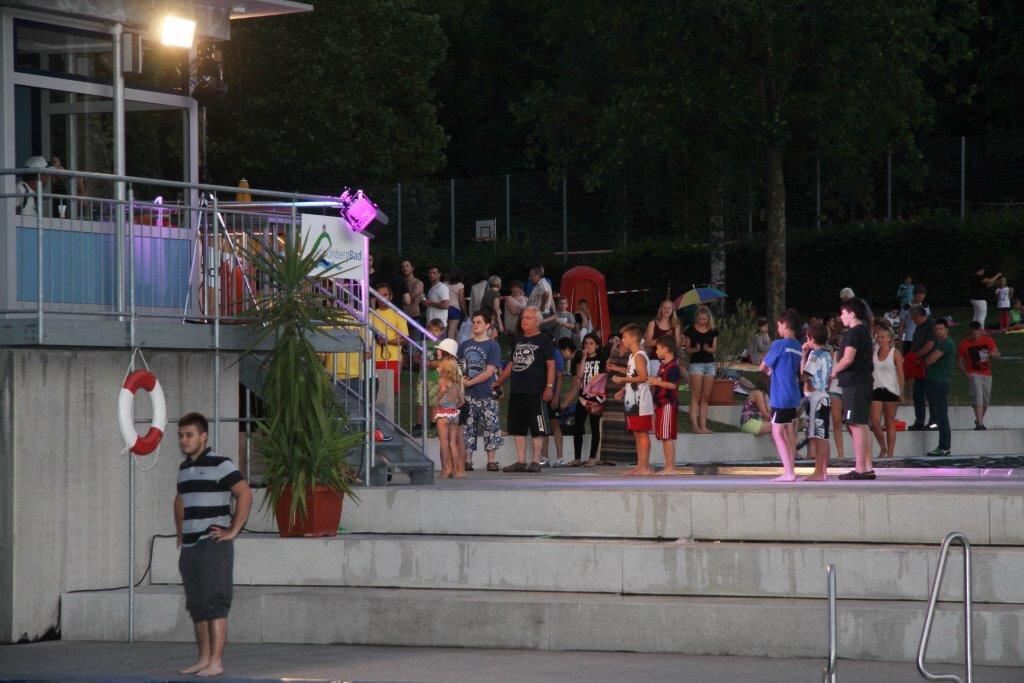 DLRG Poolparty im Pfullinger Freibad 2015