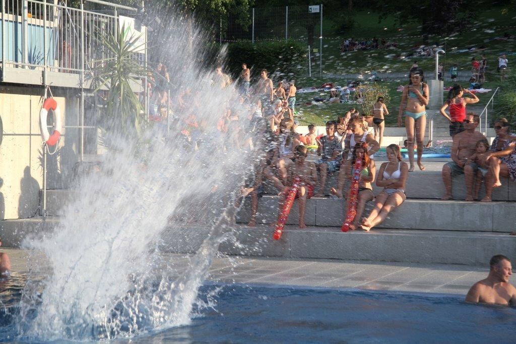 DLRG Poolparty im Pfullinger Freibad 2015