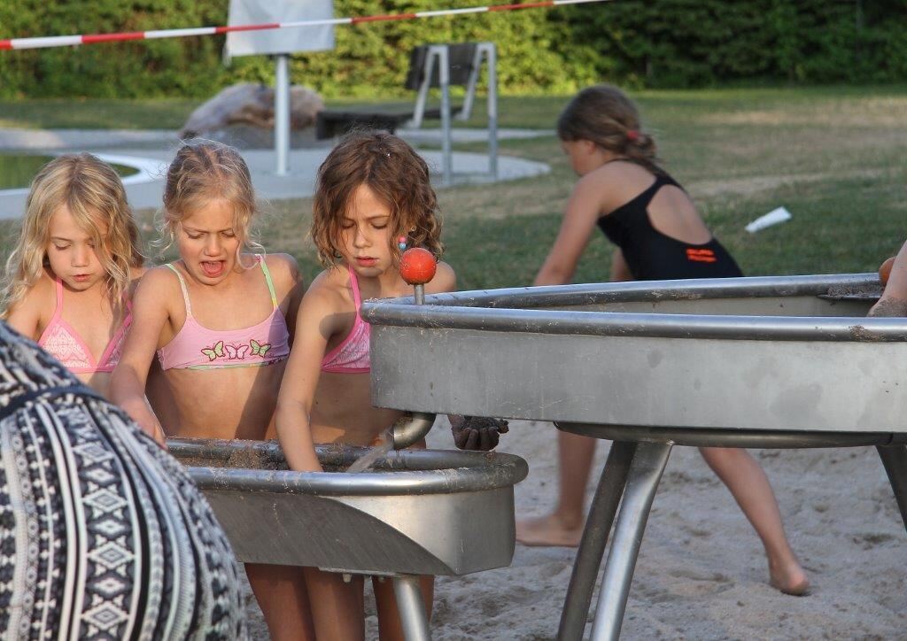 DLRG Poolparty im Pfullinger Freibad 2015