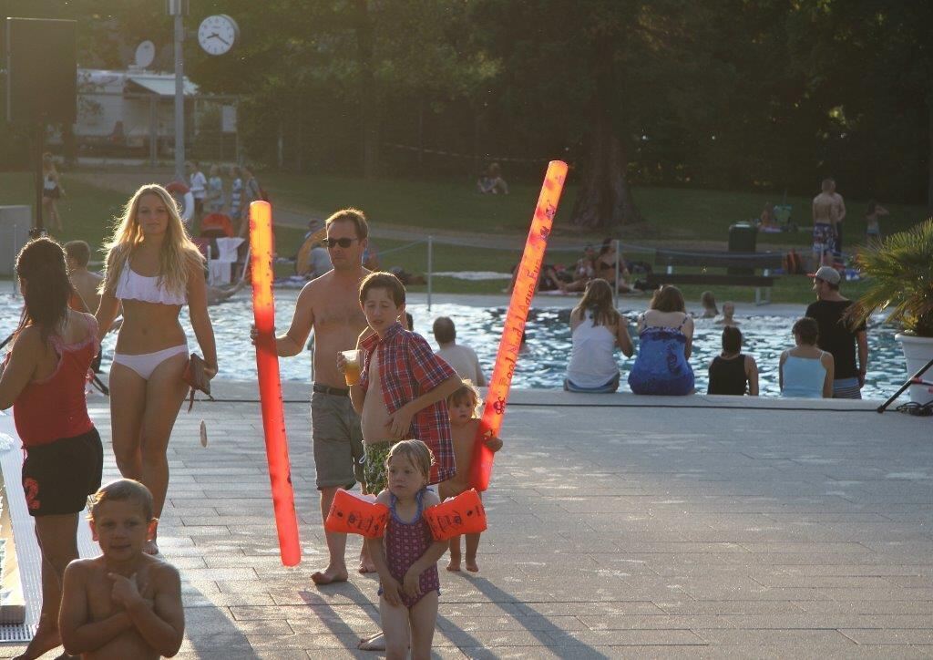 DLRG Poolparty im Pfullinger Freibad 2015