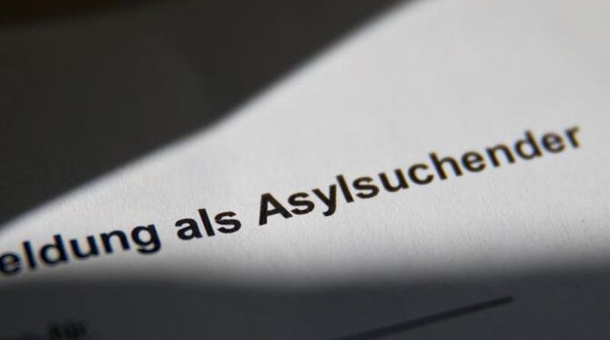 Im ersten Halbjahr zählte das Bundesamt für Migration und Flüchtlinge knapp 180 000 Asylanträge - mehr als doppelt so viele w