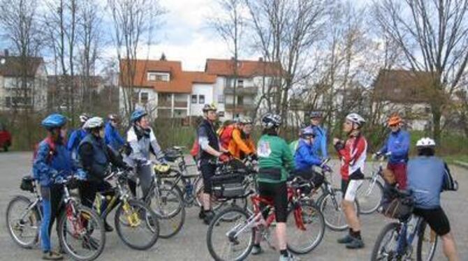 Aufschwung beim Radtreff des TSV Sondelfingen mit Leiter Carlo Lötzsch. Jetzt heißt es nur noch, auf gutes Wetter zu hoffen. FOT