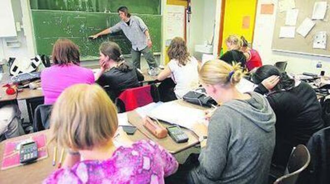 Hat sich das achtjährige Gymnasium bewährt? Was sagen die Parteien zum Thema Bildung? FOTO: DPA