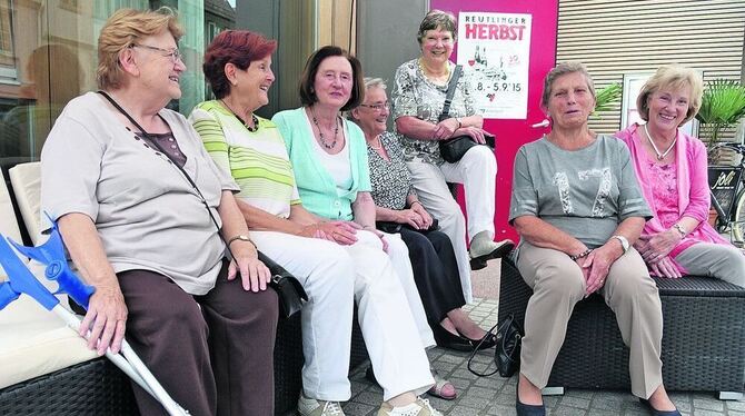 Christel Mauerhan, Ruth Blum, Inge Schröter, Edith Deiß, Irmgard Wilke, Lore Grenningloh und Ingrid Maute (von links). GEA-FOTO: