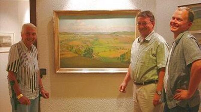 Dr. Erika Schad-Hollenberg und Klemens Betz vor dem Blick vom Sternbergturm, das die Besucher der Ausstellung im Obergeschoss de