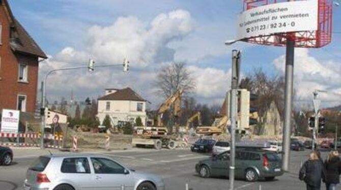 Die Reutlinger Straße in Metzingen wird zeitweise einspurig. Anwohner können aber zur Straße Pulverwiesen fahren. GEA-FOTO: VÖHR